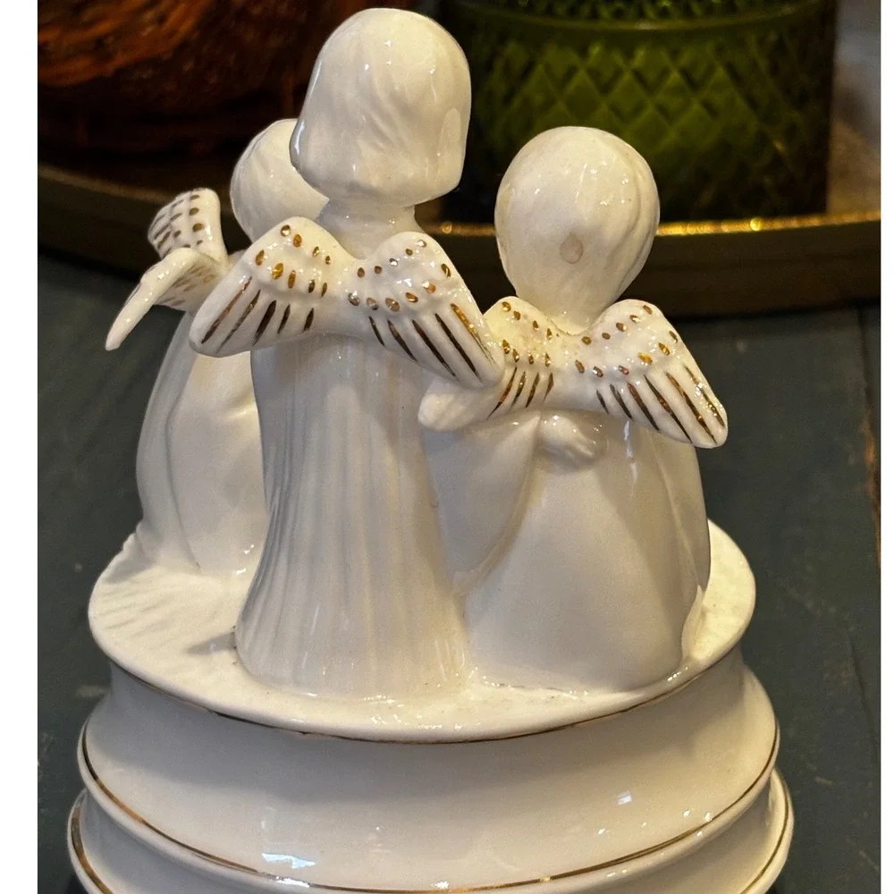 Vintage White Porcelain Nativity Music Box Angels Baby Jesus Gold Trim 22947